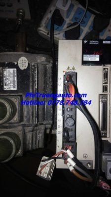  Yaskawa Servopack SGDV 750W